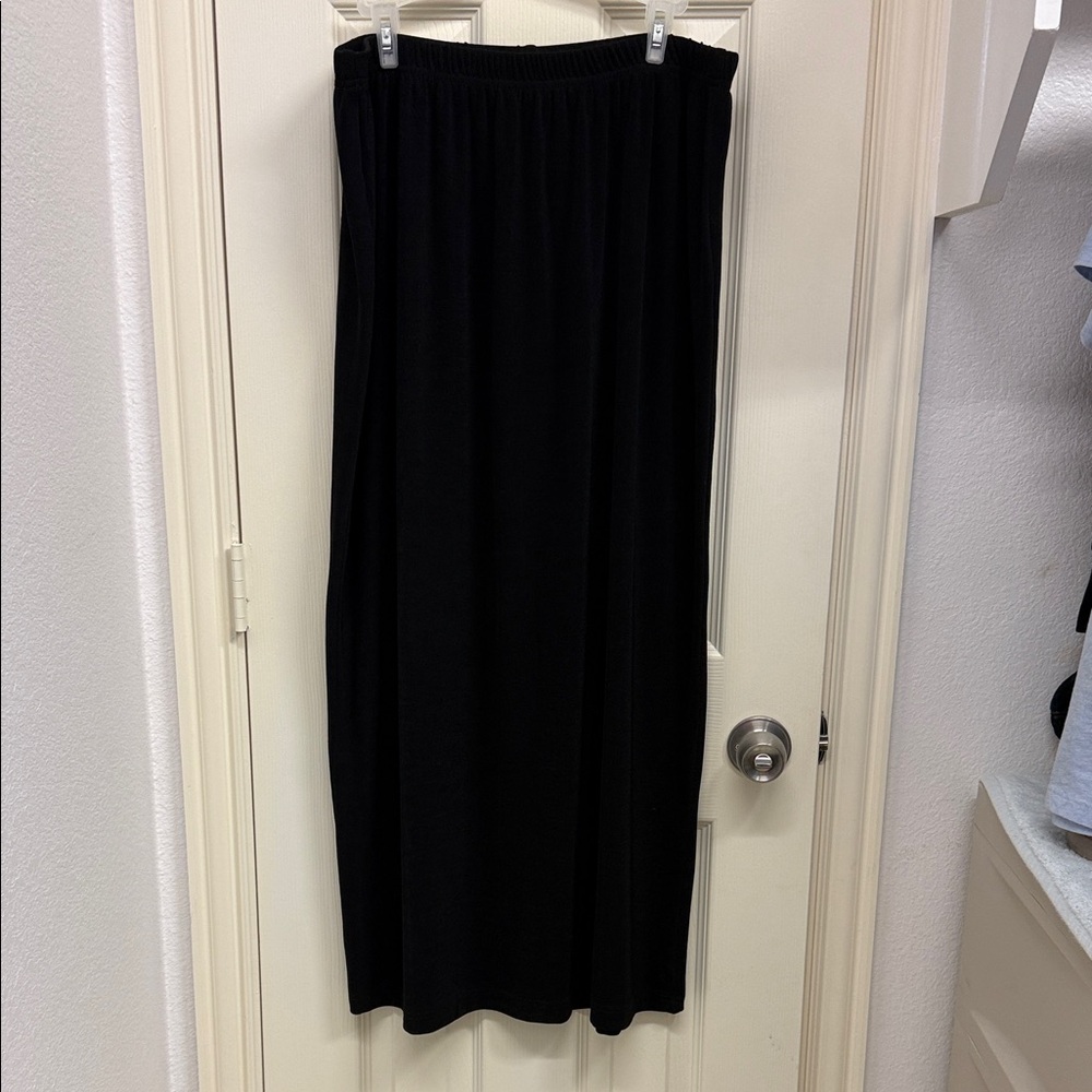 Elegant Black Women's Skirt